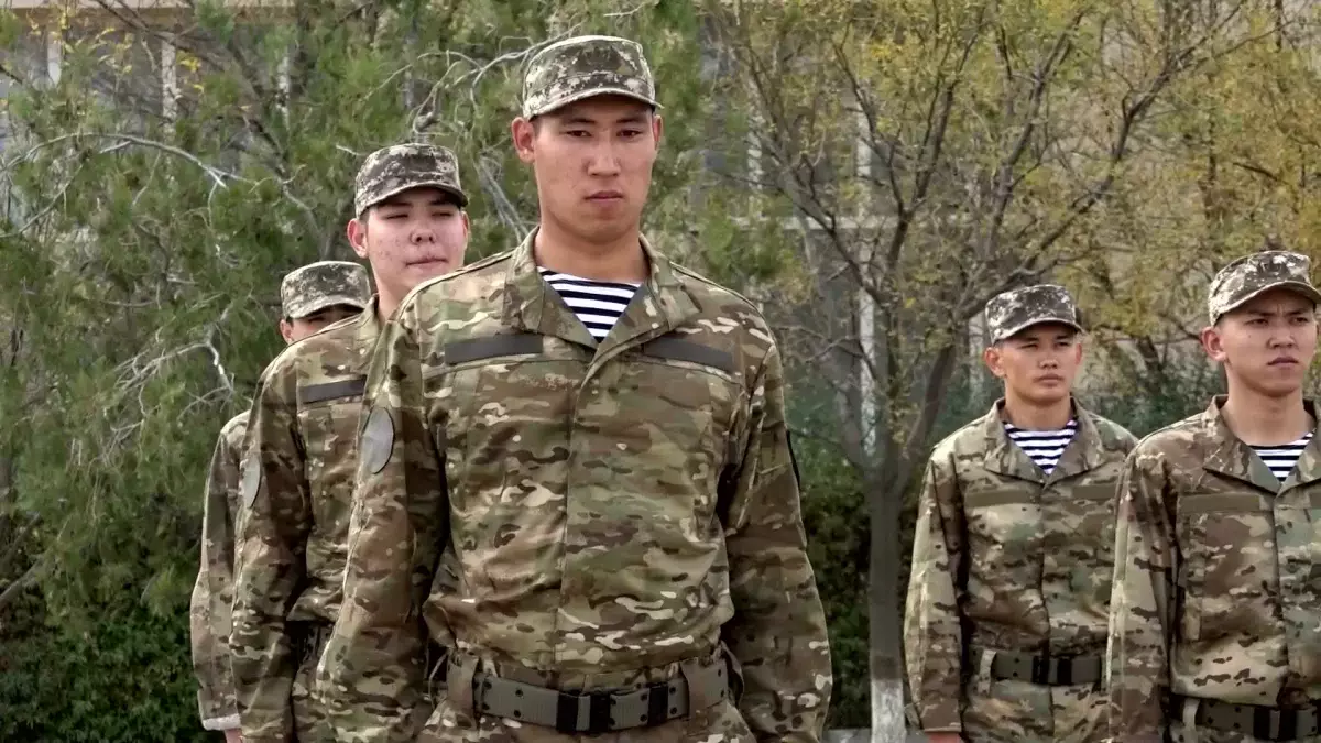 Маңғыстауда көктемде 1438 жас әскерге шақырту қағазын алған