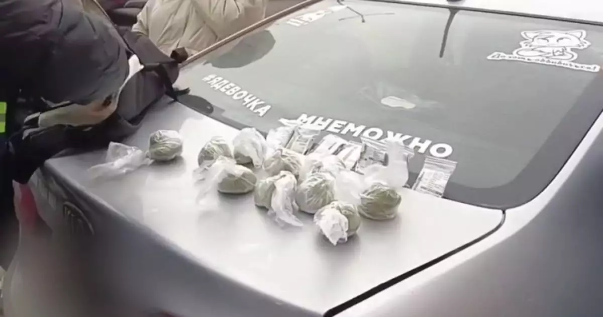  Мужчина на авто с надписью “Я девочка, мне можно“ совершил серьезное преступление в Астане 