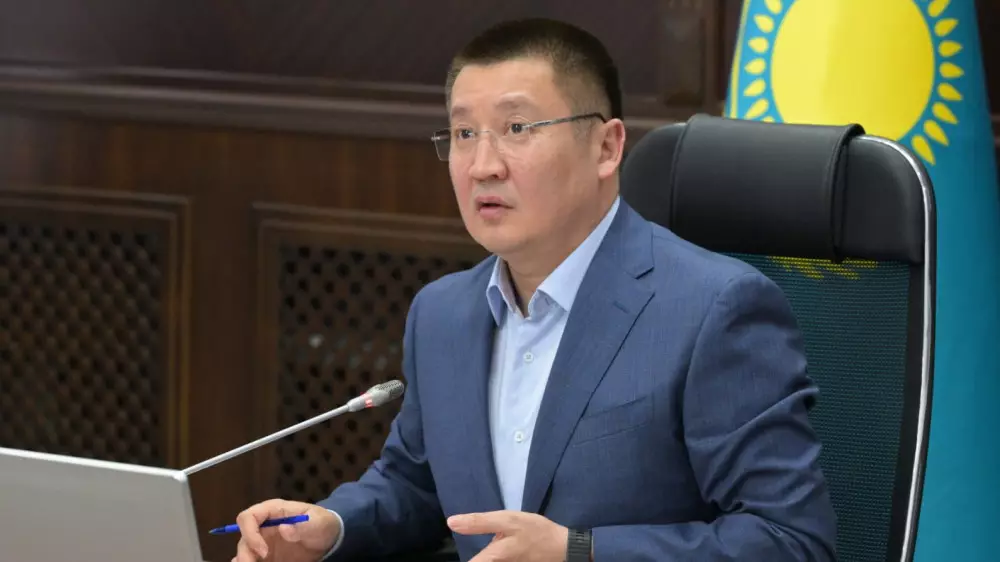 “Я тоже человек“ – аким Павлодарской области не намерен отказываться от Threads из-за критики