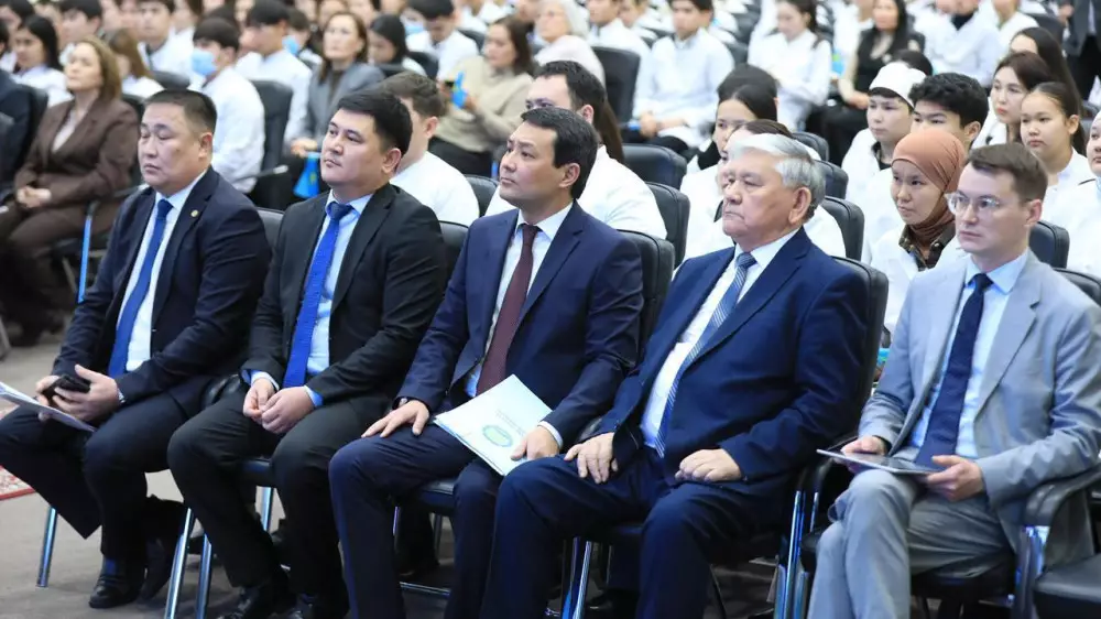 В Актобе будущим врачам рассказали о ценностях и профессиональной этике