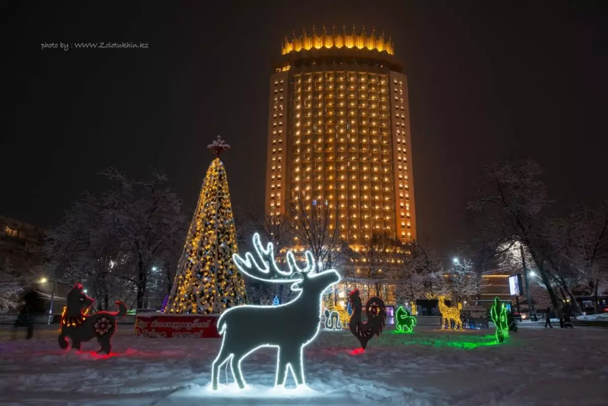 Город превзошел себя: как украсили Алматы к Новому году