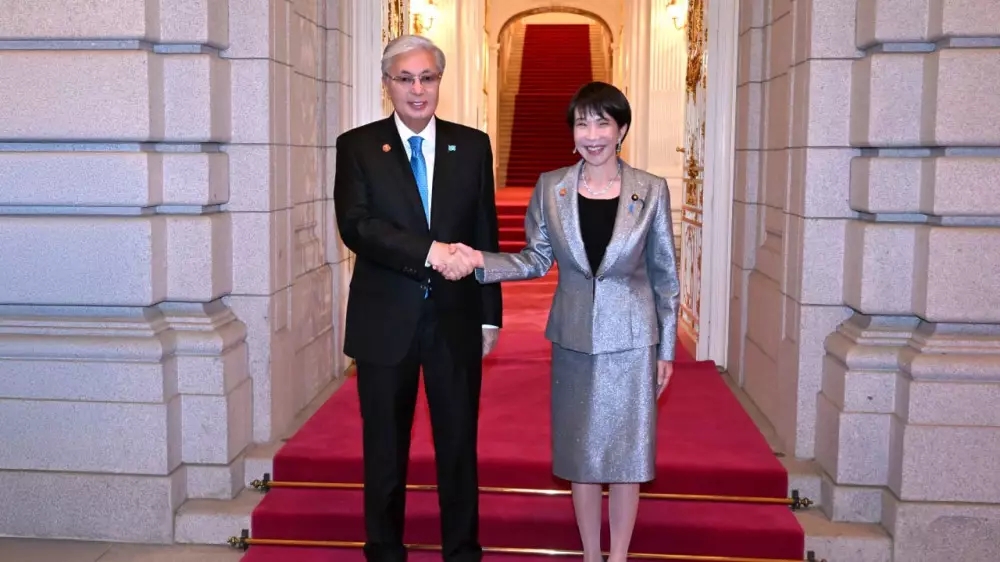 “Железная леди“ встретила Токаева в государственном дворце Акасака в Токио