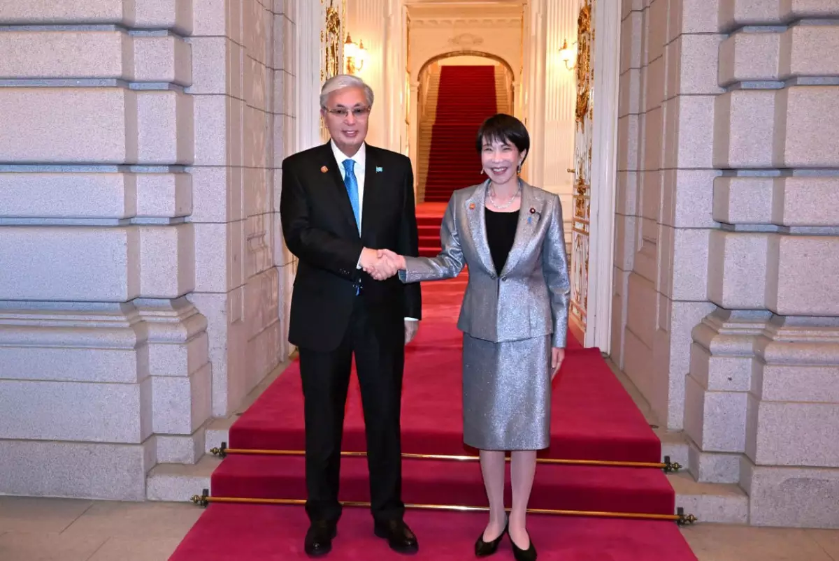 Токаев прибыл на прием от имени премьер-министра Японии