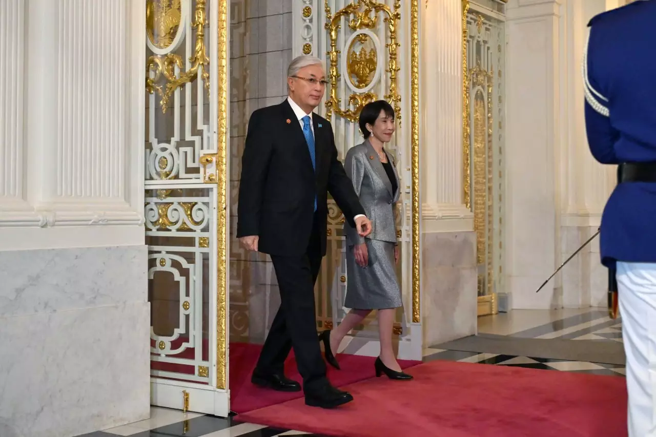 Тоқаев «Орталық Азия – Жапония» саммитіне қатысу үшін Аксака сарайына барды