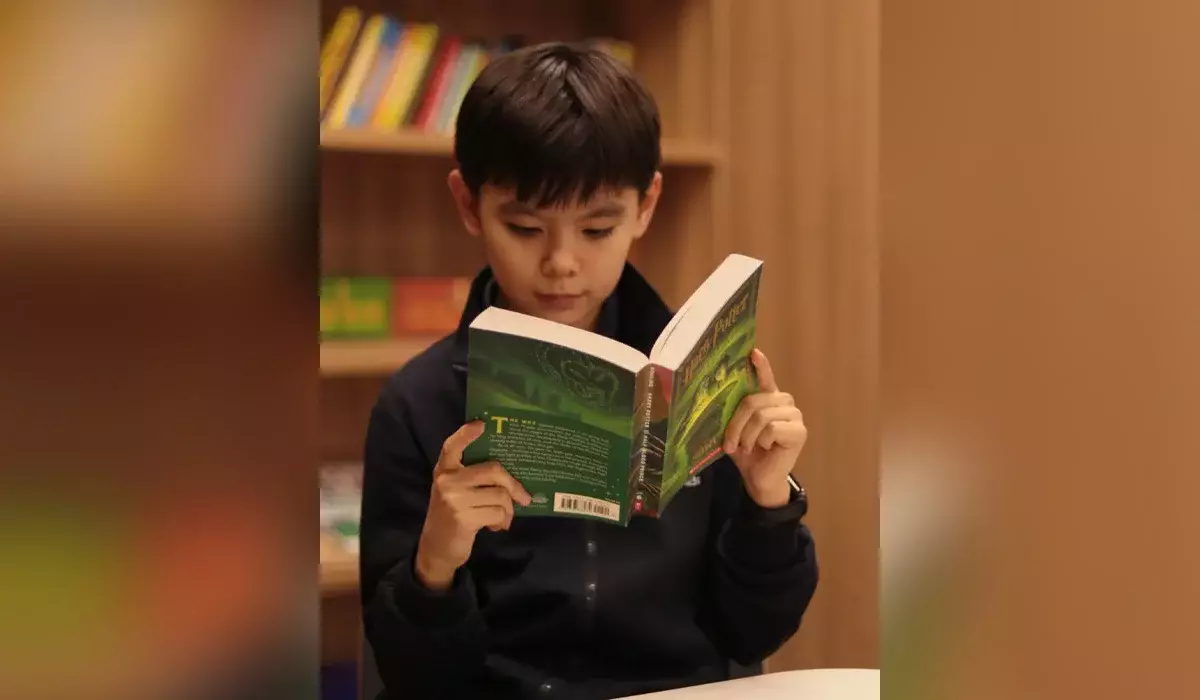 Школьник из Шымкента прочитал 650 книг за семь лет
