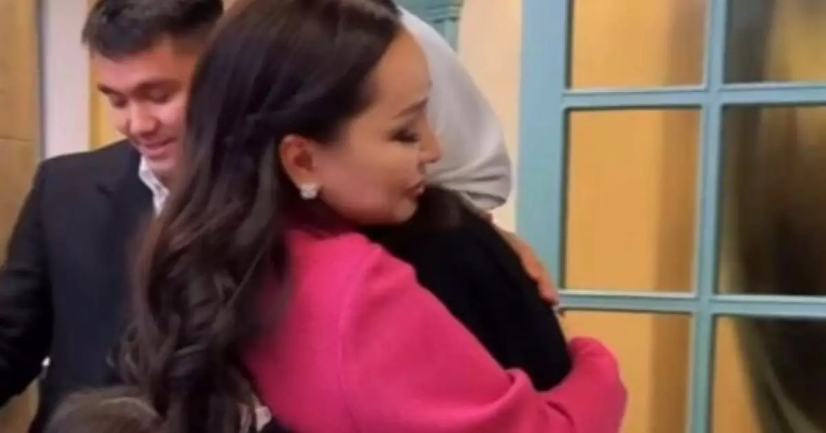  “Болашақ келініммен таныстым”: Жазира Байырбекова халықтан сүйінші сұрады 