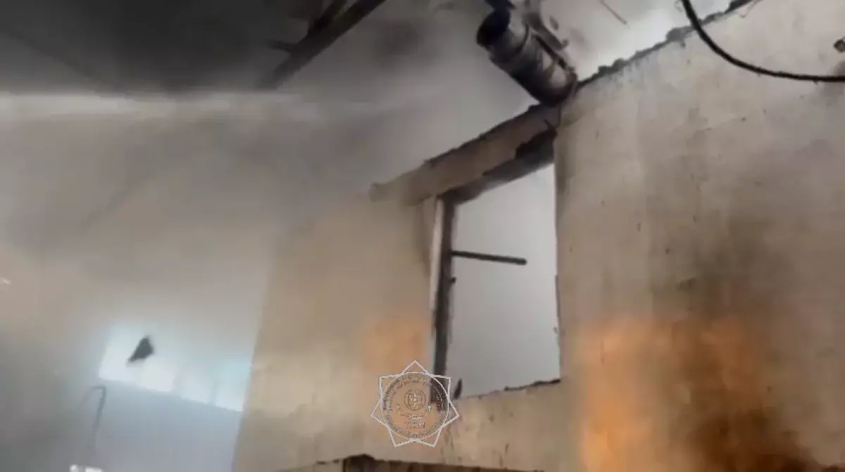 Цех по производству медицинских изделий загорелся в Шымкенте (видео)