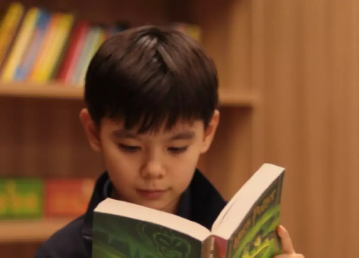 12-летний школьник из Шымкента за семь лет прочитал 650 книг