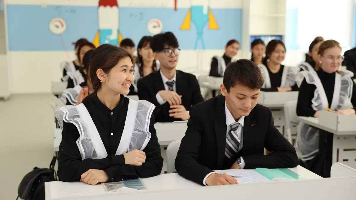 460 мың оқушыға арналған жоба: «Келешек мектептері» қандай мамандарды дайындайды?