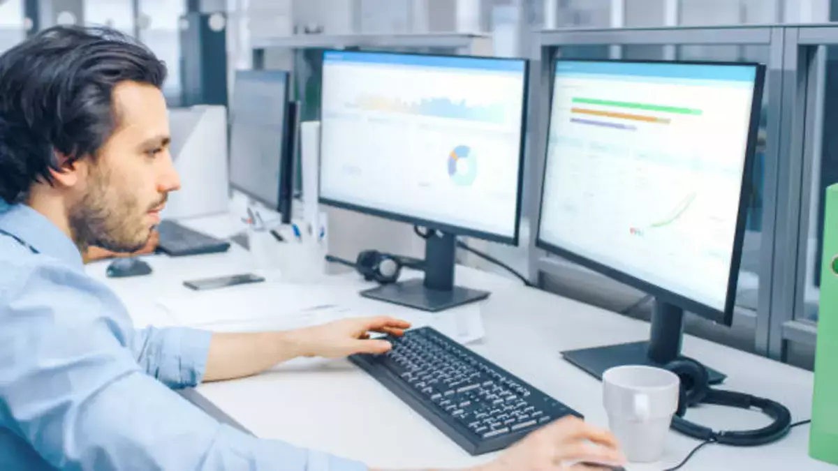 Как подобрать яркость, контраст и цвет монитора, чтобы сохранить зрение - новости на Lada.kz 19.12.2025