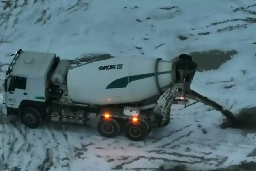 В Астане дрон полиции зафиксировал слив бетонных отходов