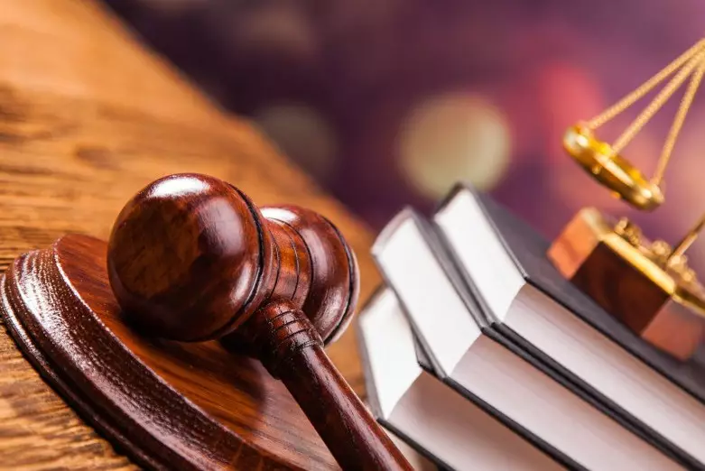 В Шымкенте суд лишил лицензий 12 частных судебных исполнителей