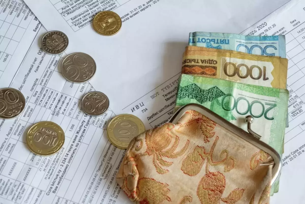Реальные доходы казахстанцев продолжают снижаться на фоне инфляции