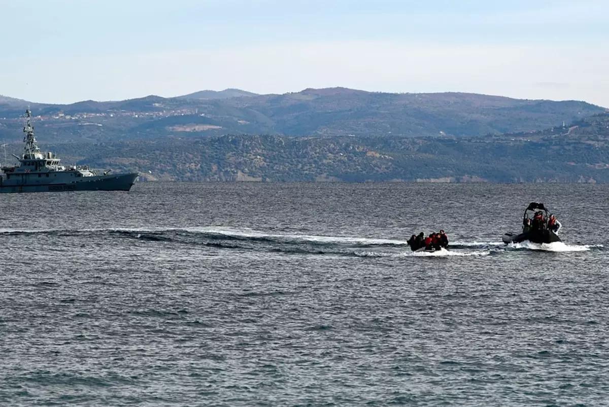 У берегов Греции спасли более 500 мигрантов после масштабной операции