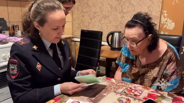 МВД помогает пенсионерке из Казахстана получить вид на жительство после прямой линии с Путиным.