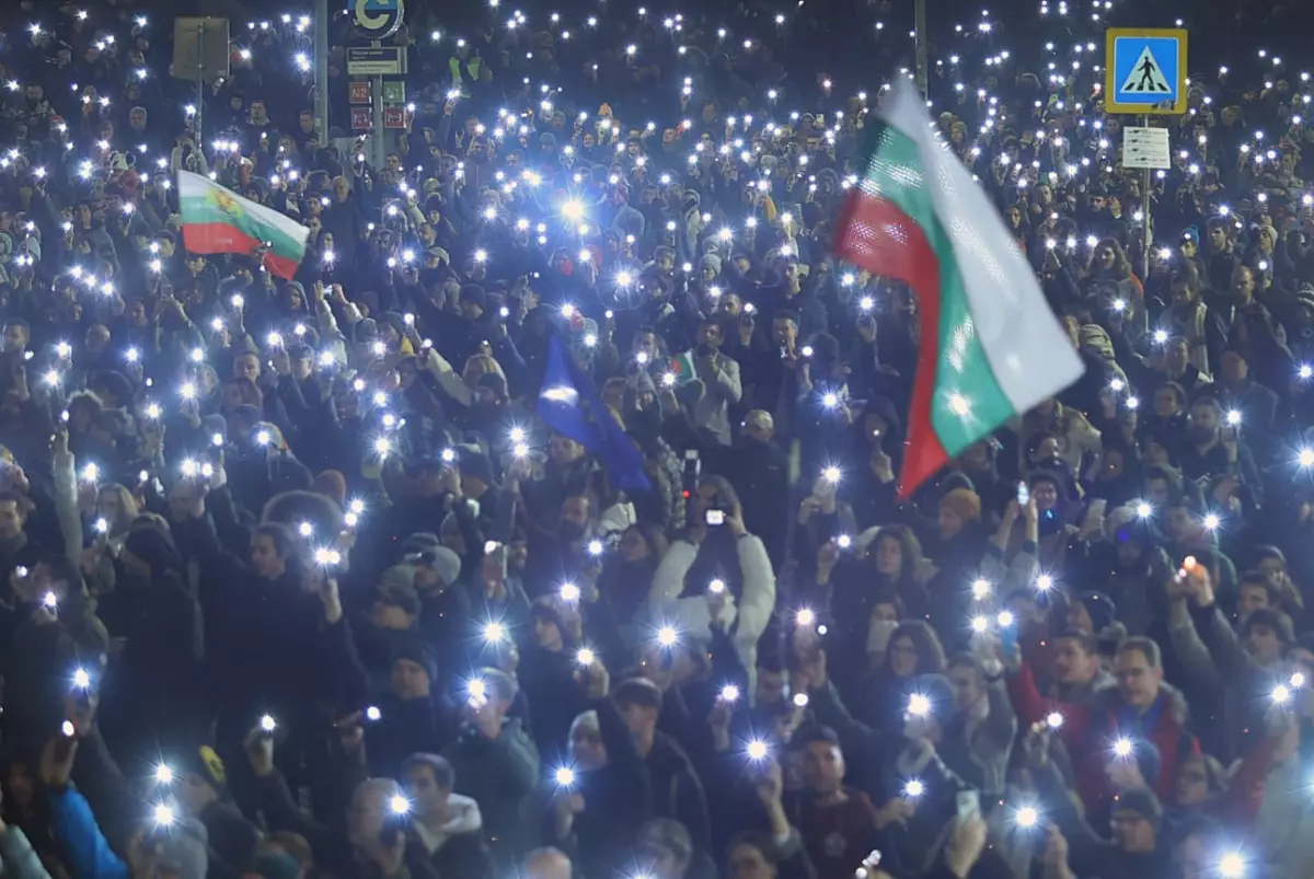 В Болгарии продолжаются массовые протесты с требованиями честных выборов и судебной реформы