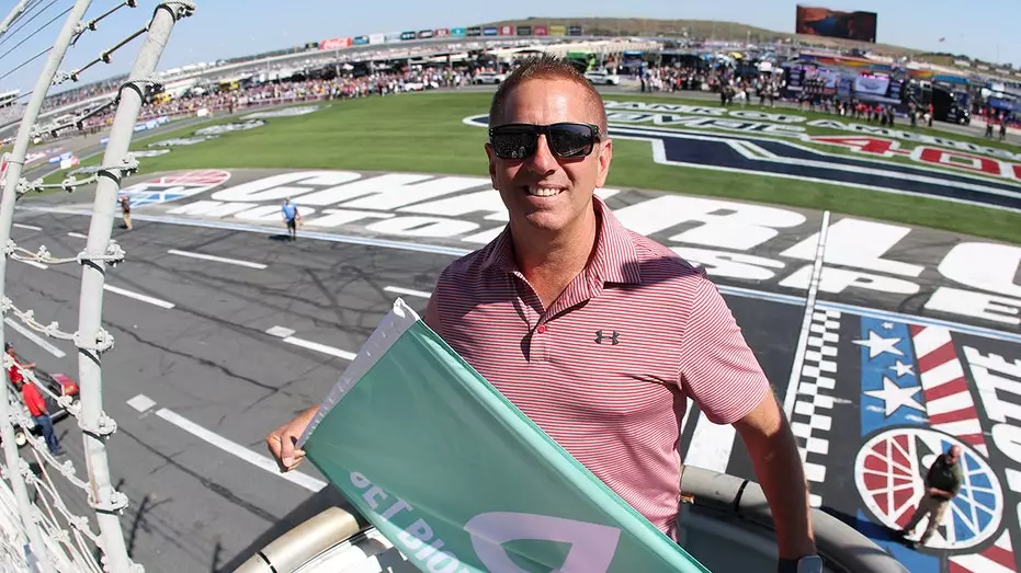 Бывший гонщик NASCAR Грег Биффл построил прибыльную гоночную карьеру до гибели в авиакатастрофе.