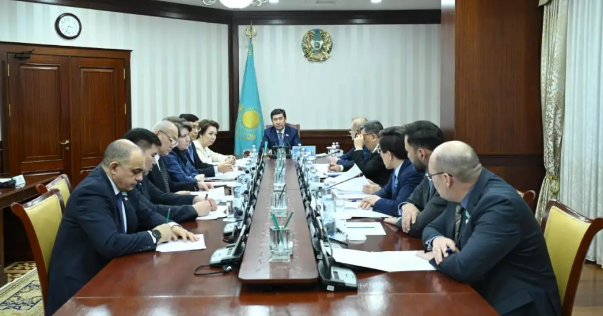   Мәжіліс Спикері Ерлан Қошановтың төраға­лы­ғы­мен бюро отырысы   