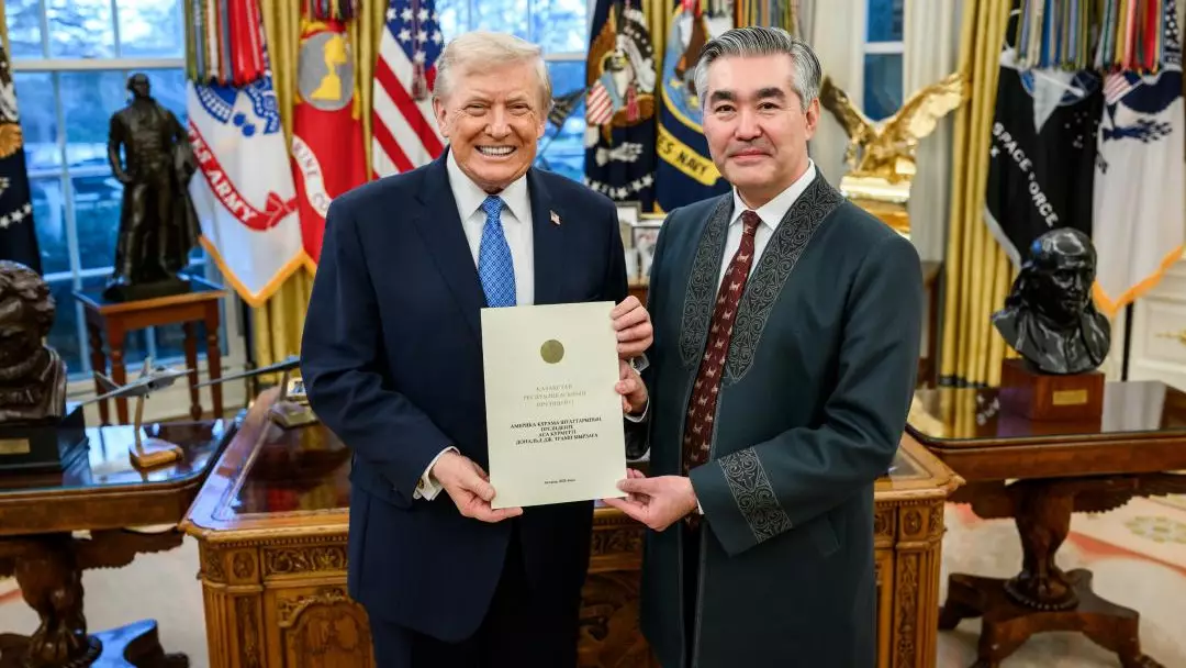 Қазақстан елшісі Дональд Трампқа сенім грамоталарын табыстады