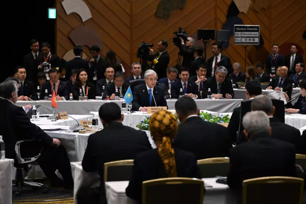 Казахстан и Япония подписали более 60 двусторонних документов