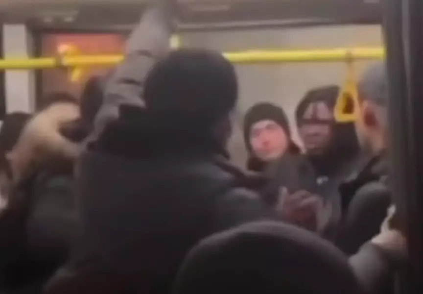 Нападение на иностранца в автобусе в Алматы расследуют как хулиганство