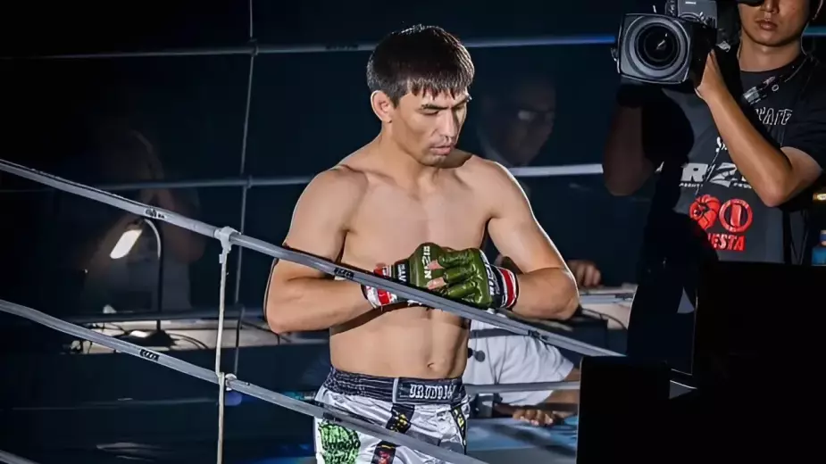 "Его задача - просто вернуться". Эксперт оценил бой Каршыги Даутбека на новогоднем турнире RIZIN