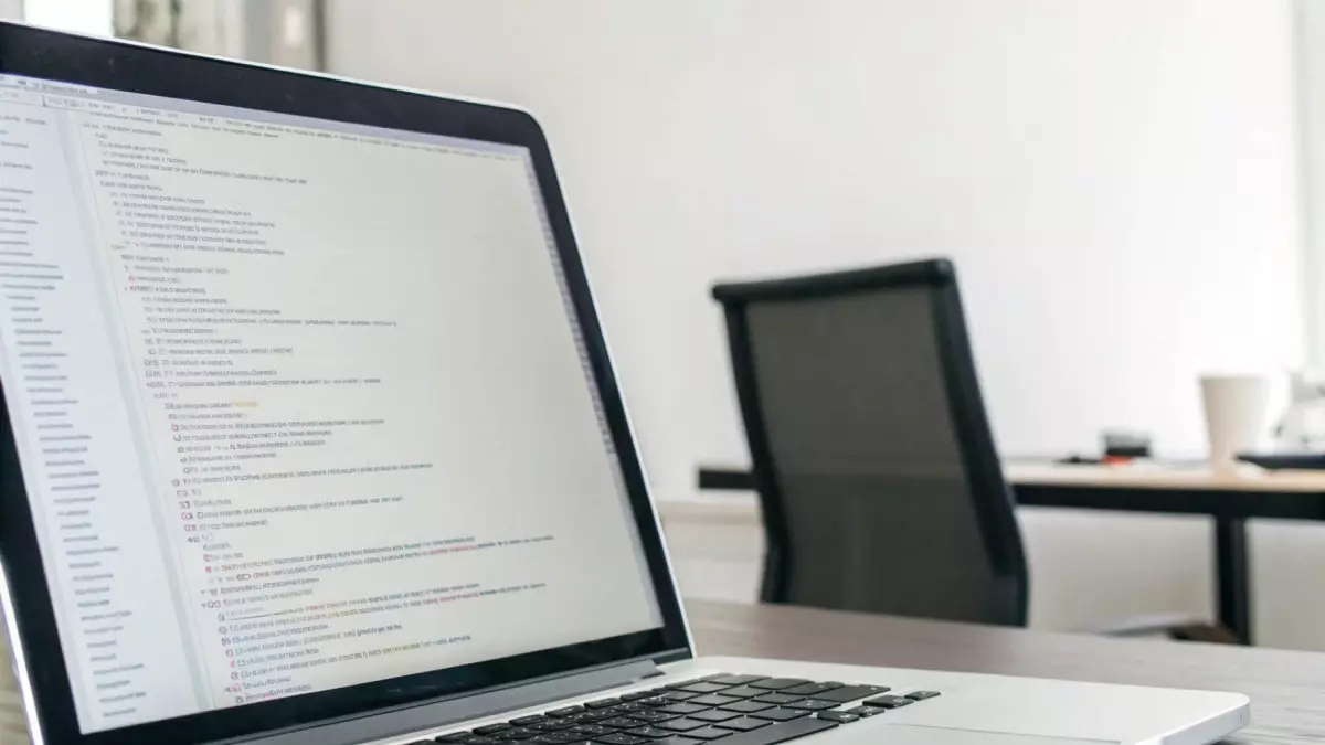 OpenAI представила GPT-5.2-Codex и закрытый доступ для киберэкспертов