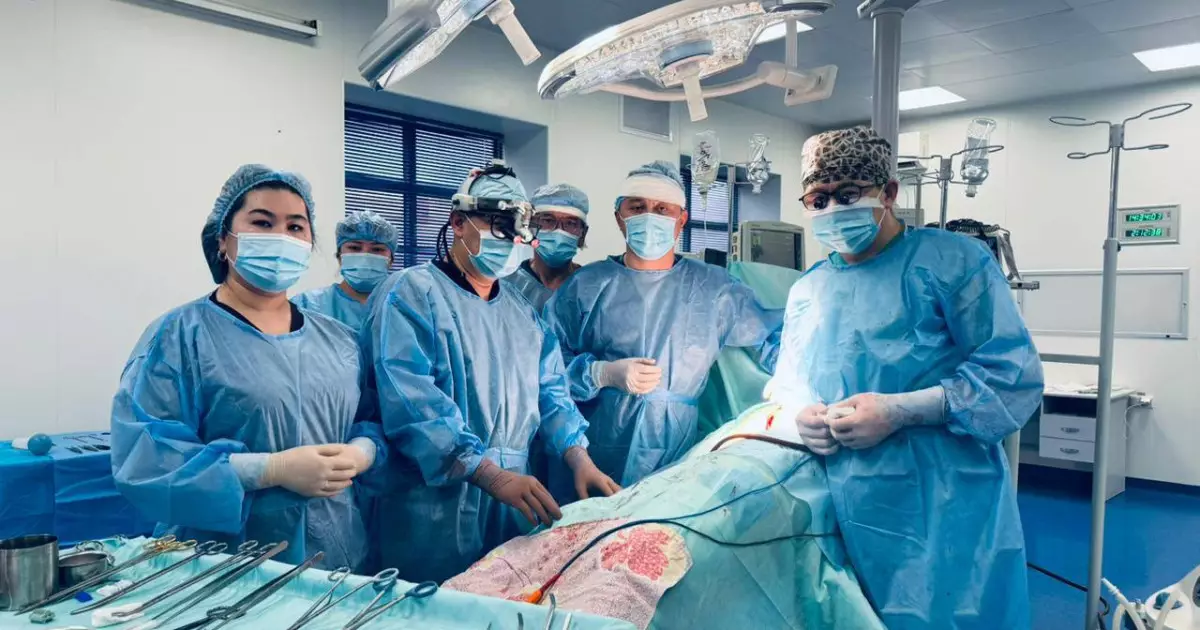   Шымкентте алғаш рет өте сирек кездесетін күрделі операция жасалды   