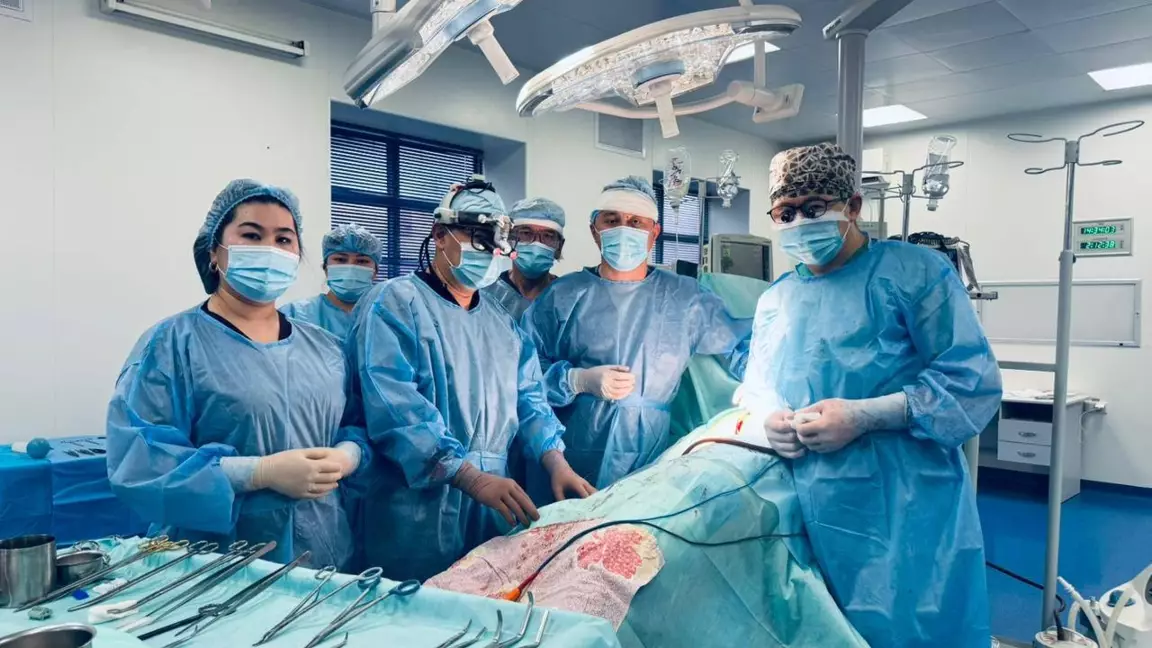 Шымкентте алғаш рет өте сирек кездесетін ота жасалды