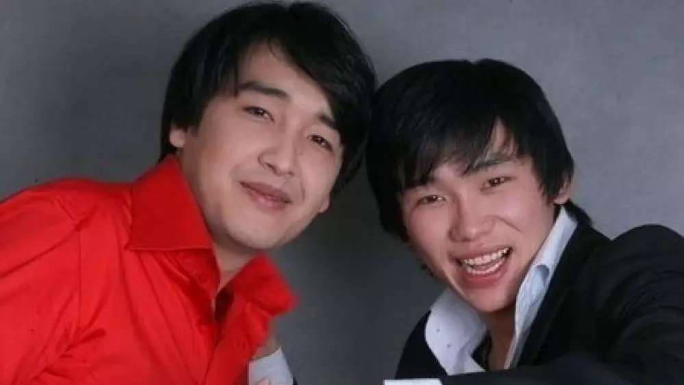 “Дуэт күтесіздер ме?”: Көптен бері көрінбей кеткен Сырым Исабаев Қайрат Нұртаспен бірге көзге түсті (ВИДЕО)