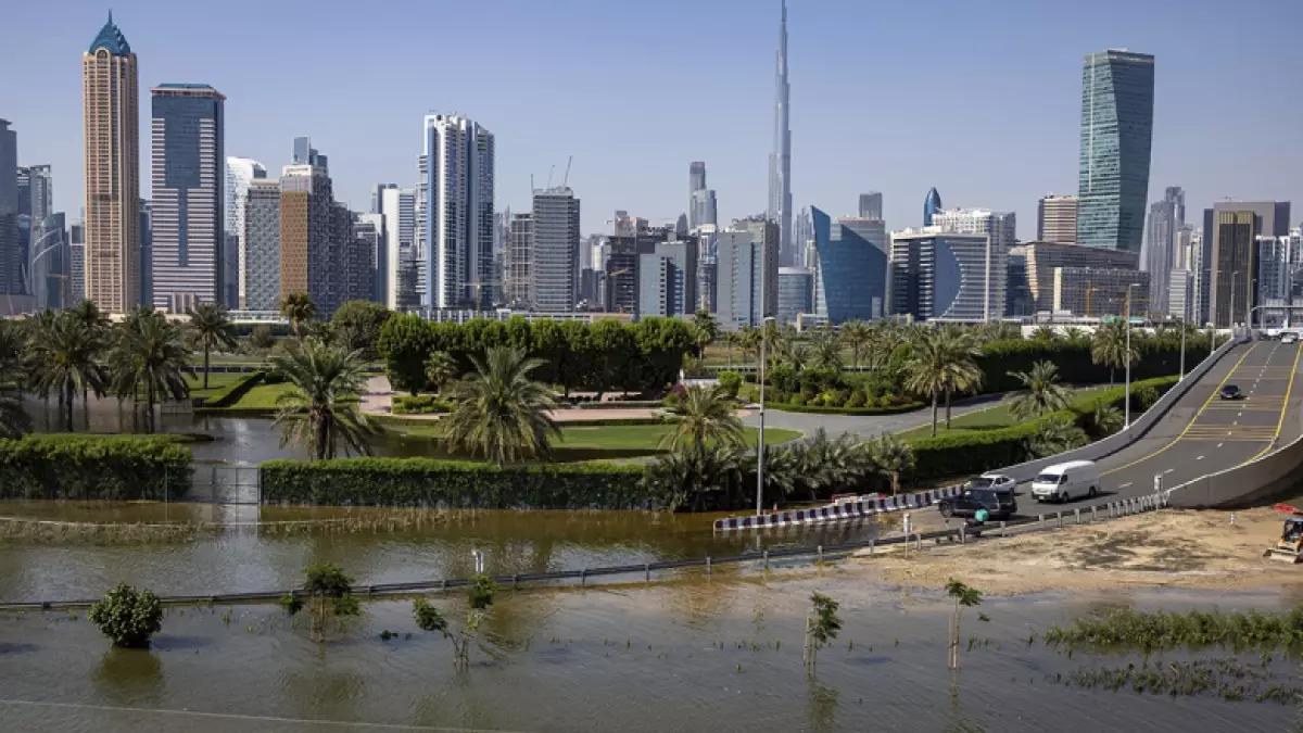 Араб Әмірліктерінде апат: нөсер жауын, тасқын су 
