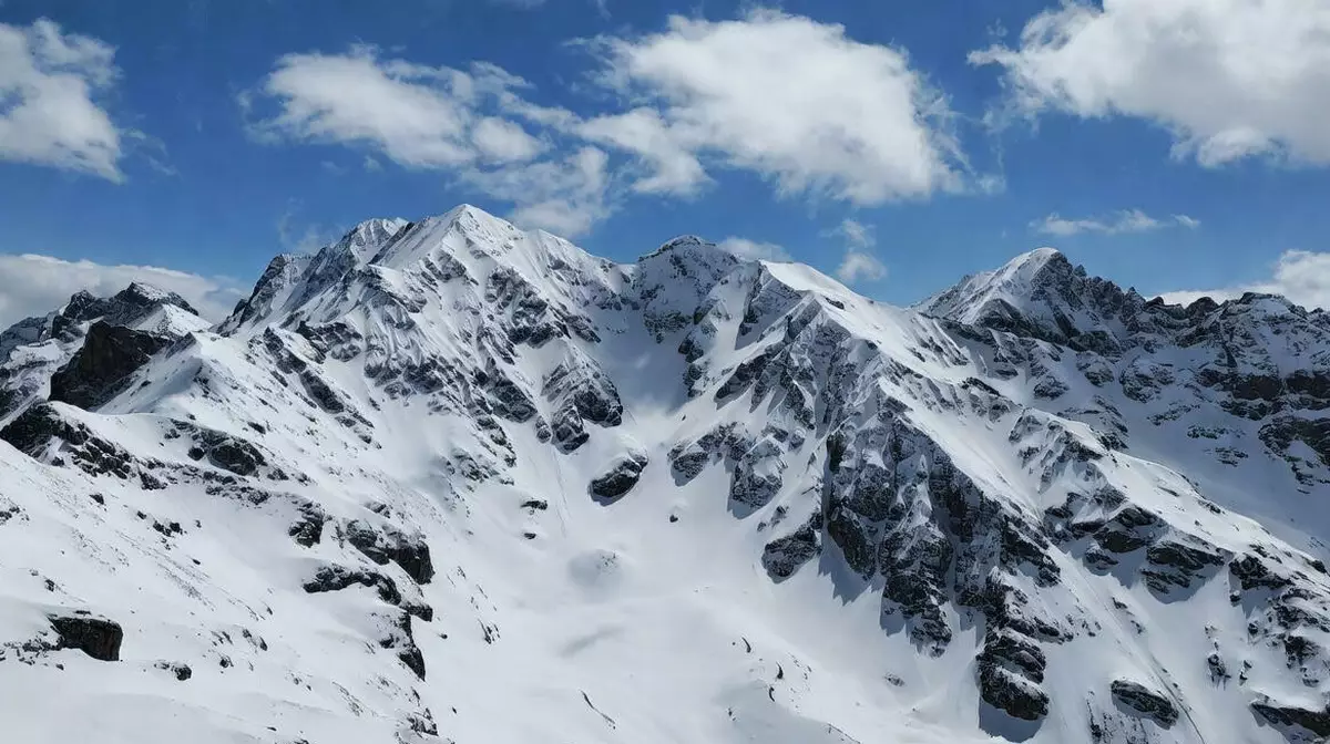 В горах Алматы нашли тело пропавшей 18-летней сноубордистки