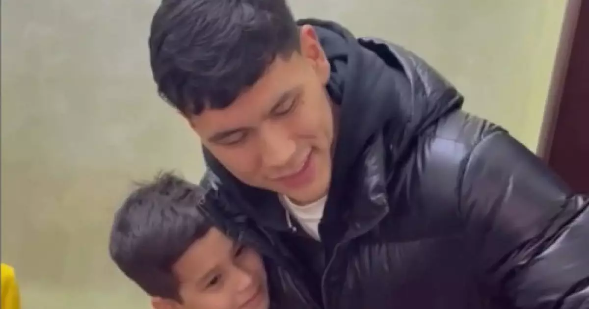  `Ақтөбенің` жейдесін киіп алған`: Темірлан Анарбековке `Қайрат` жанкүйерлері шүйлікті (ВИДЕО) 