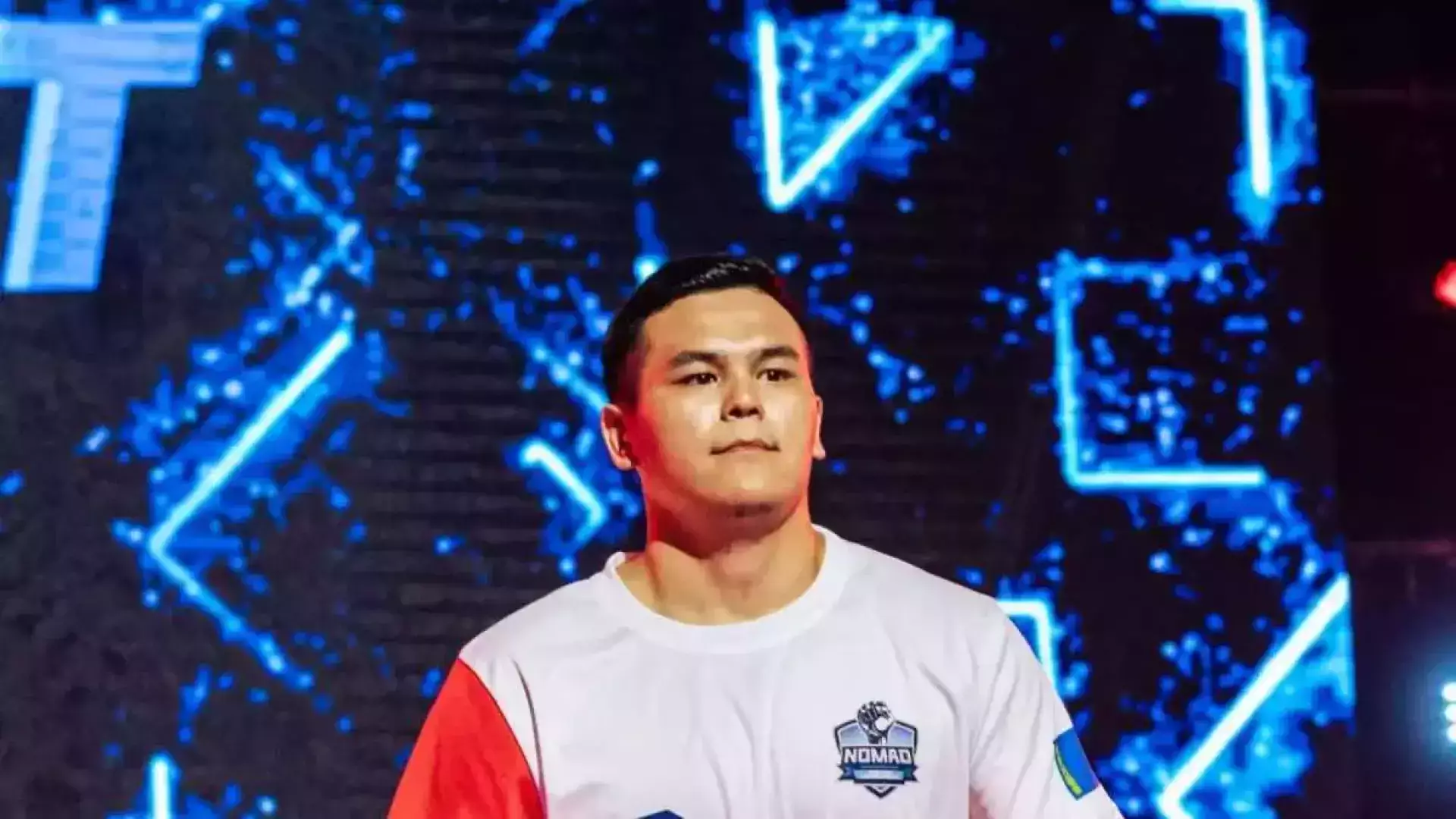 Казахстанский дебютант уверенно забрал первый бой в профи