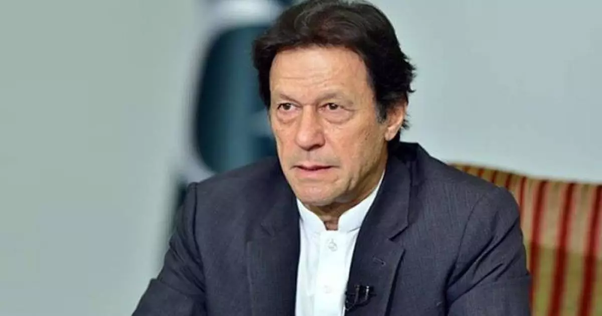   Пәкістан экс-премьері мен жұбайы 17 жылға бас бостандығынан айырылды   