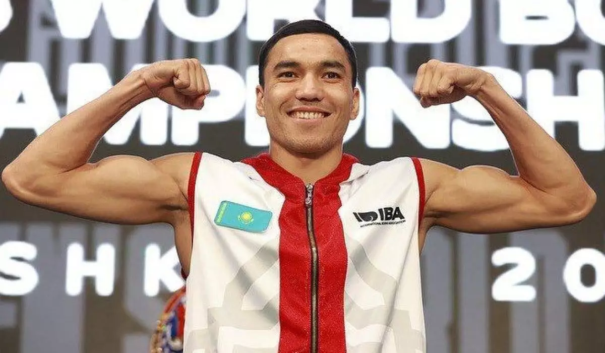 Дулат Бекбауов өзбек боксшысын ауыр нокаутпен жеңді (ВИДЕО)