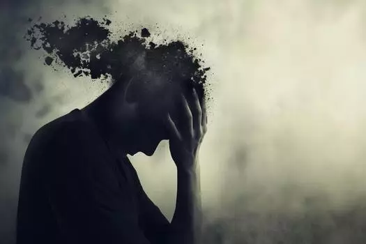 Адамды өз-өзіне қол жұмсауға не итермелейді?