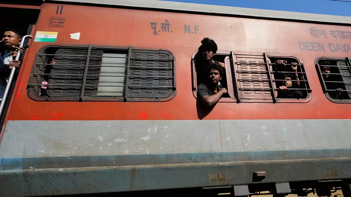 Несколько слонов погибли при столкновении с поездом, в результате чего несколько вагонов сошли с рельсов.