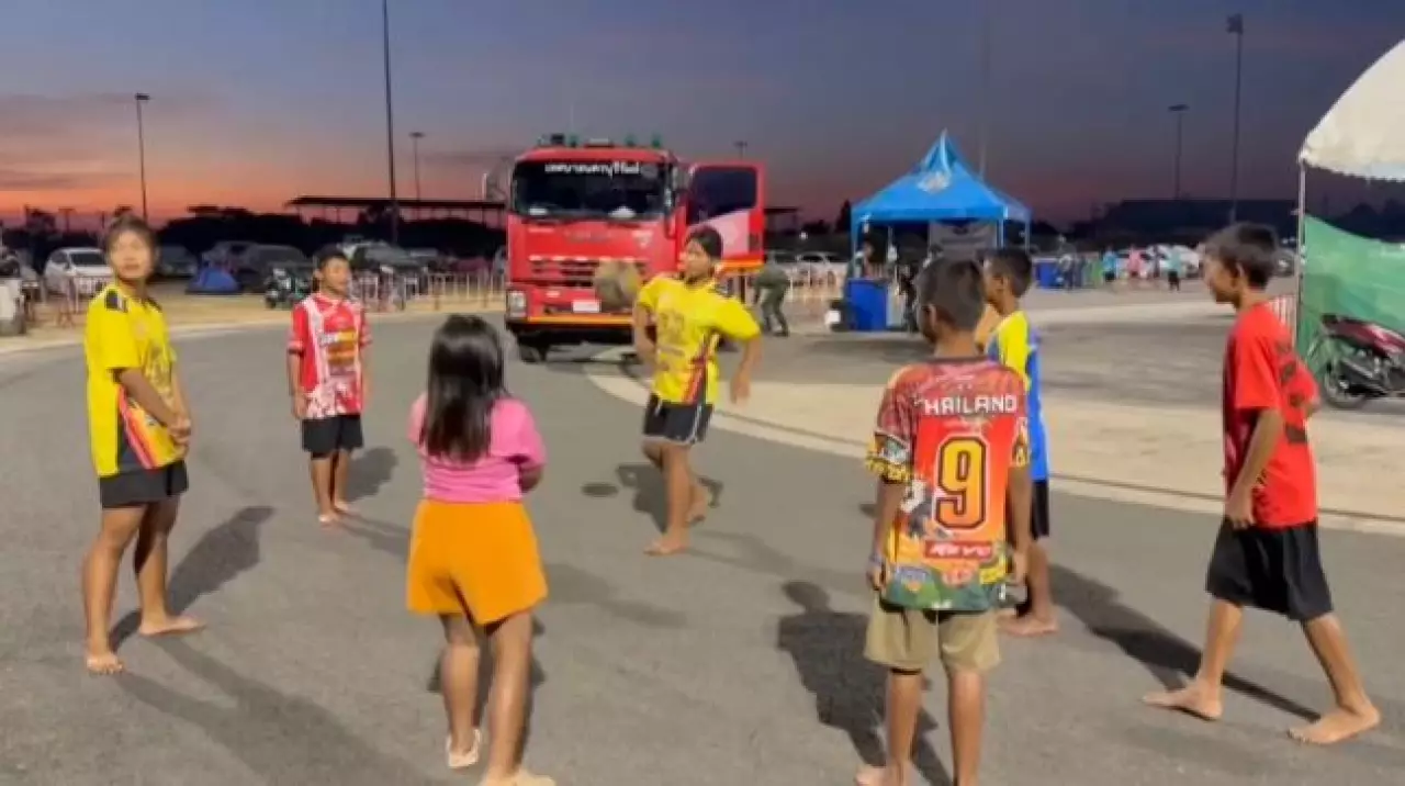 Таиланд закрыл сотни школ на границе