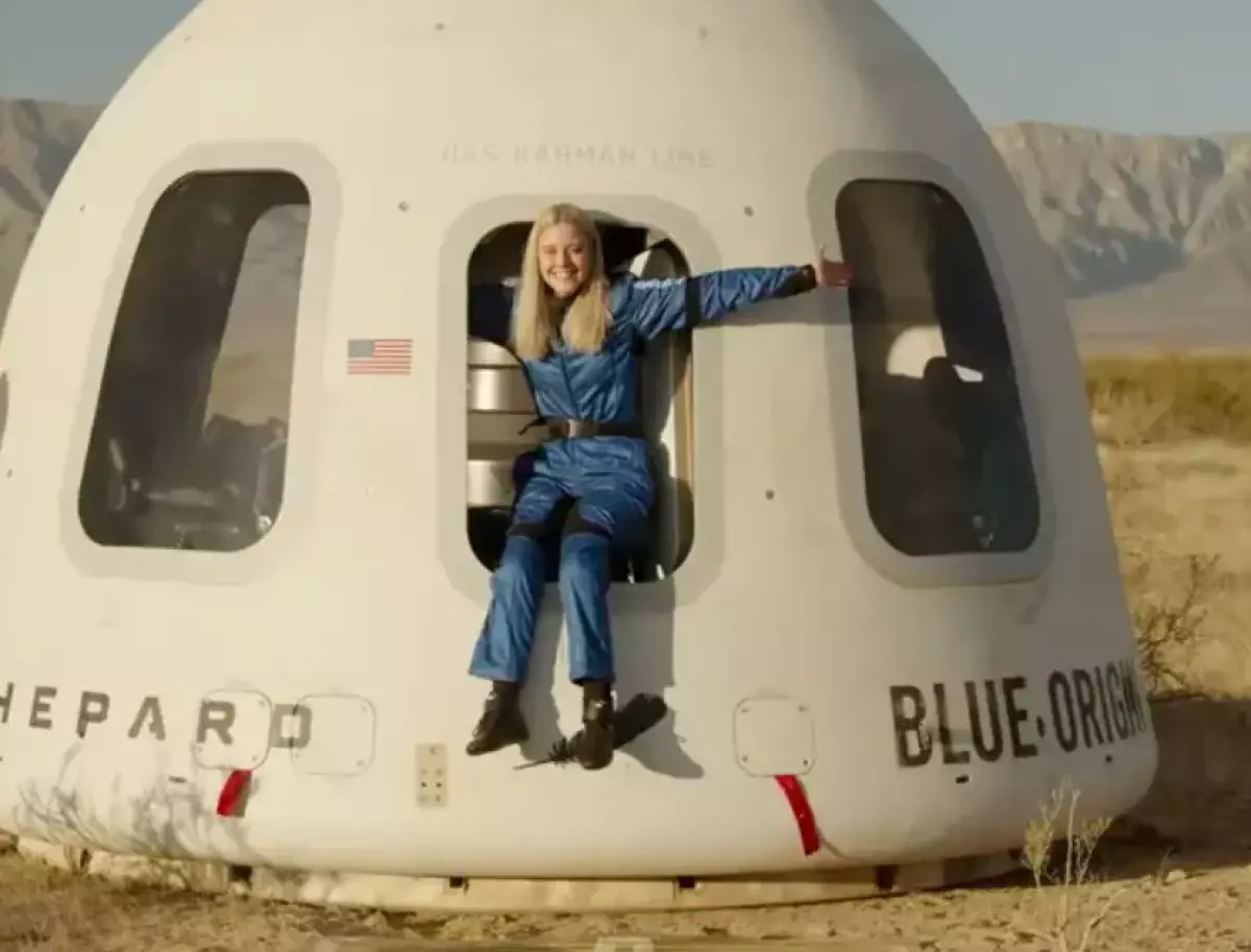 Впервые женщина в инвалидной коляске побывала в космосе