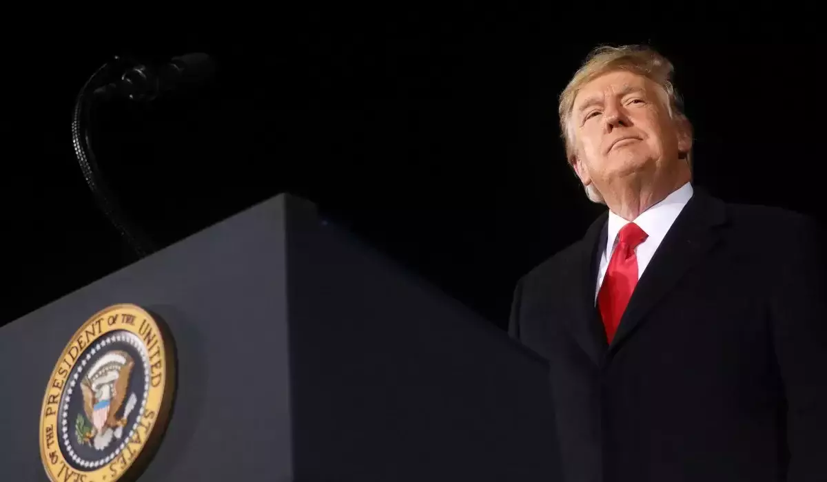 Фото Трампа исчезли из архива дела Эпштейна