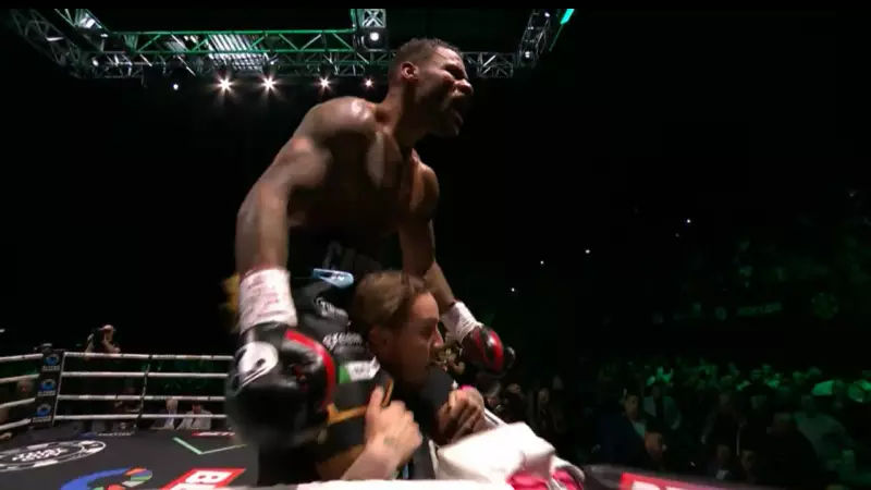 Үш чемпиондық атақ үшін айқаста күтпеген нокаут тіркелді