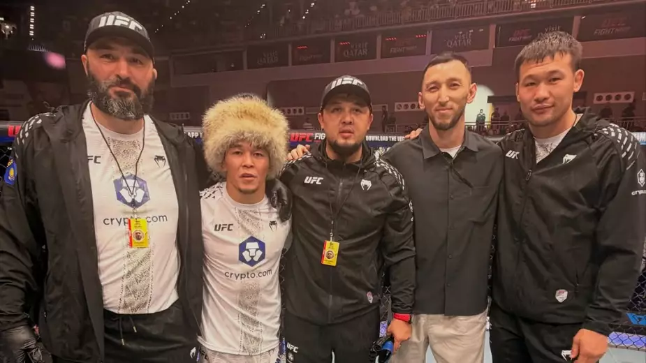 "Мы голодны и идем за мечтой". Тренер Алмабаева оценил угрозу Морено перед боем в UFC