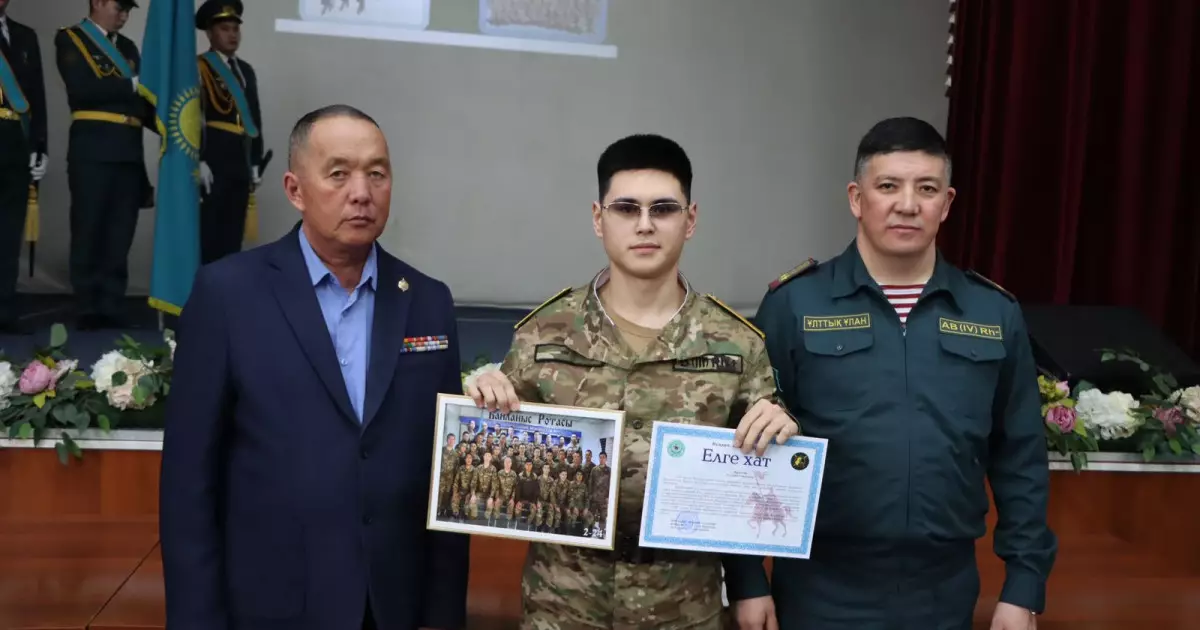   Ұлттық ұландағы ұлықтау кеші: Астаналық сарбаздар үйіне қайтады   