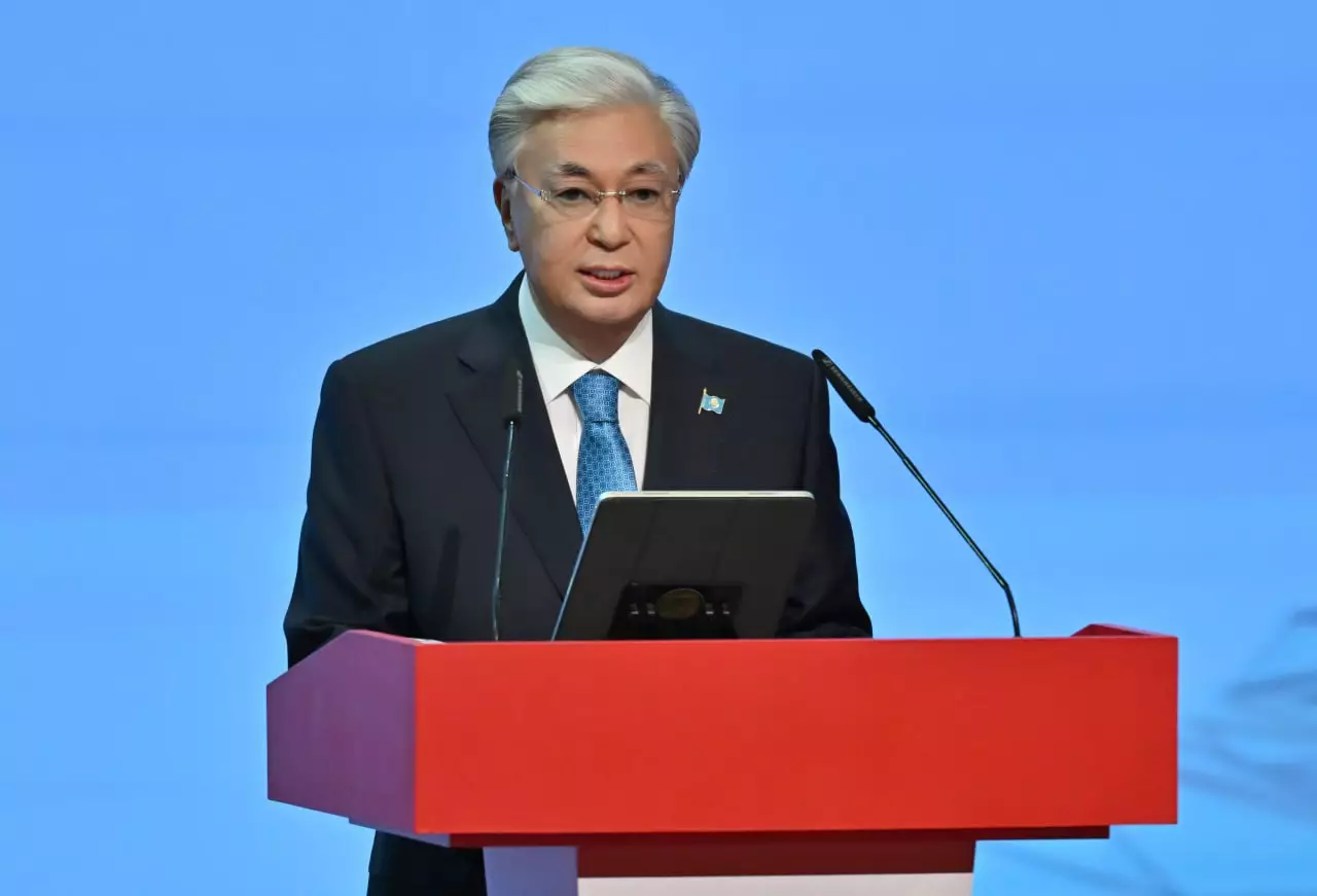 Президент Қазақстанның Еңбек Ері Асанәлі Әшімовтің отбасына көңіл айтты