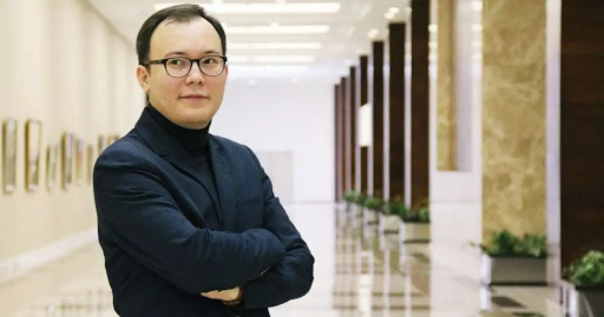   «Егер адам билік пен мансапқа қарап әрекет етсе, оны құл дейді»: танымал баспагер еркіндік туралы ойын айтты   