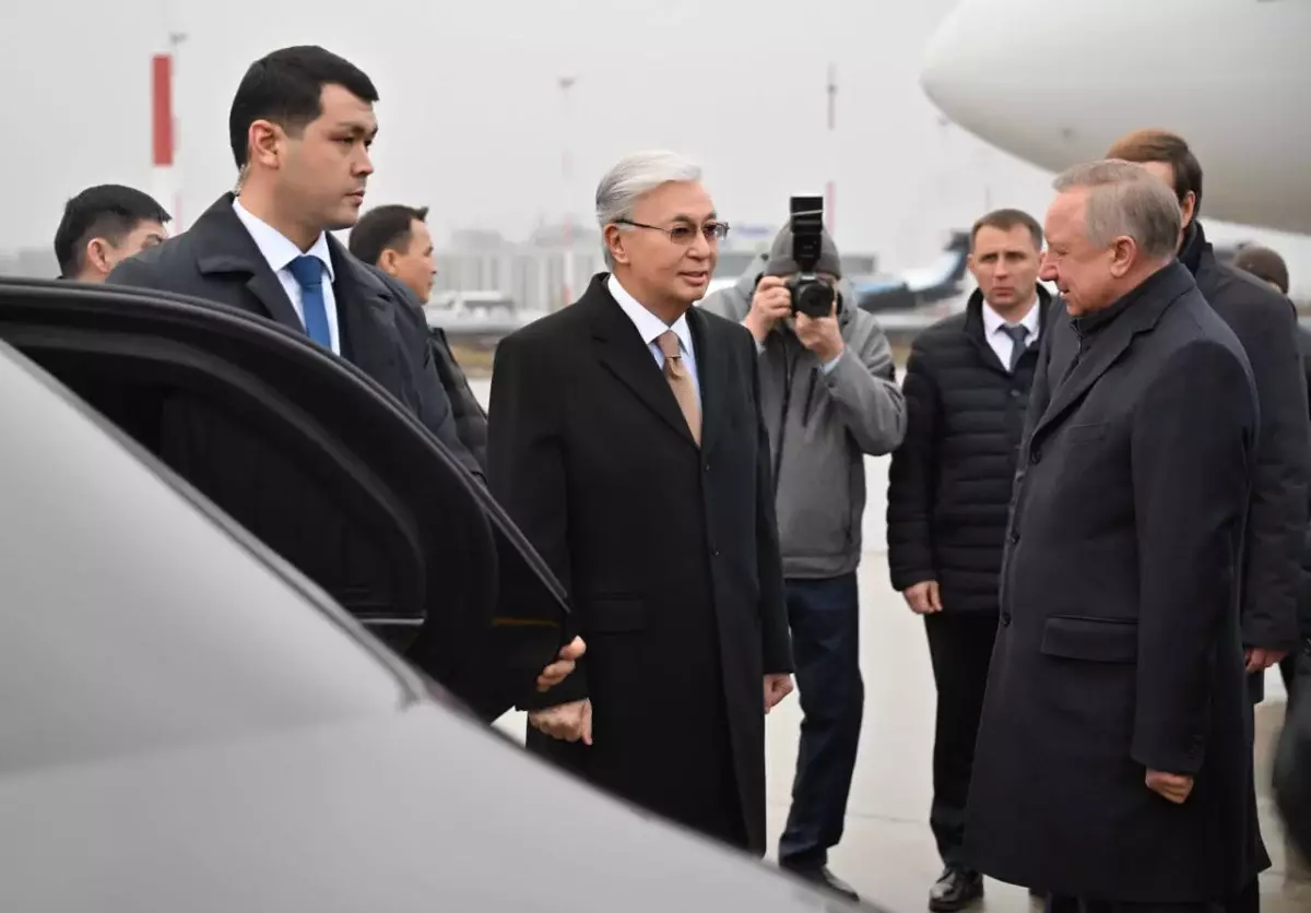 Токаев прибыл в Санкт-Петербург