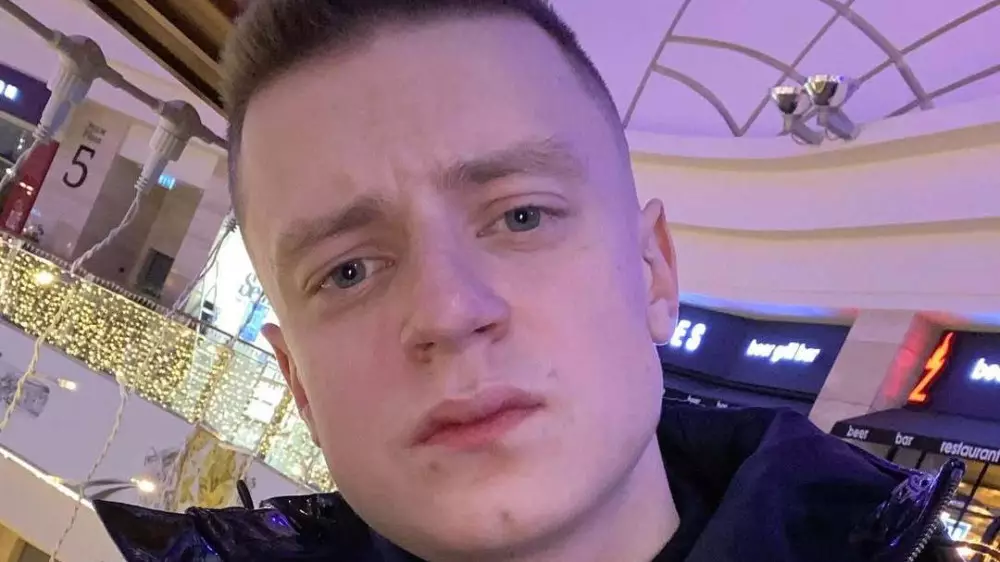 Блогер Mellstroy заявил, что находится в розыске Интерпола по запросу Казахстана