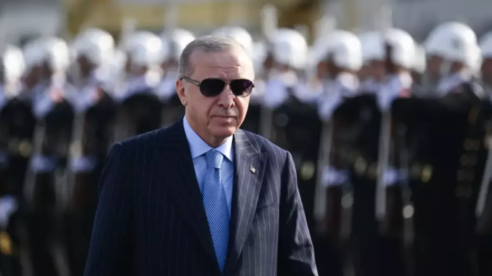 Түркия ұзындығы 300 метр болатын авиатасымалдағышты жинай бастады - Ердоған