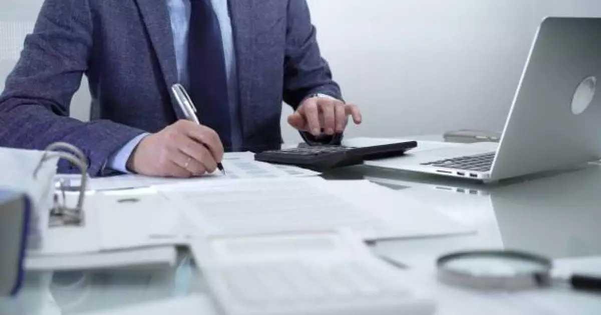  Павлодарда мемлекеттік мекеме бухгалтері 10 млн теңге жымқырып, қаражатты сүйген қызына жұмсаған 